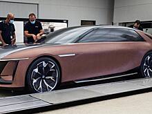 Компания General Motors показала изсменения дизайна Cadillac Celestiq на протяжении многих лет