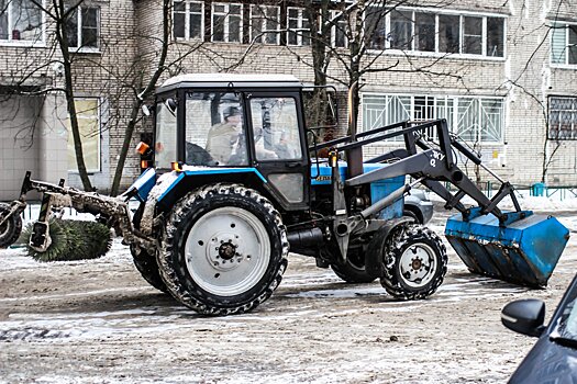 В Подмосковье 1,7 тысячи специалистов ликвидируют последствия снегопада