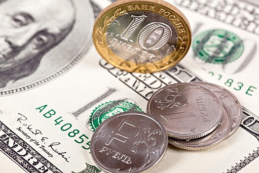 Спрос на валюту давит на рубль