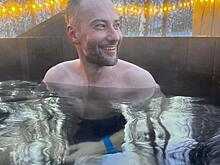 Зимний вариант песочницы: Дмитрий Шепелев показал домашние шалости младшего сына