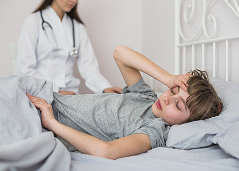Уролог Кузин: при пиелонефрите у ребёнка бывают рвота и боль в спине