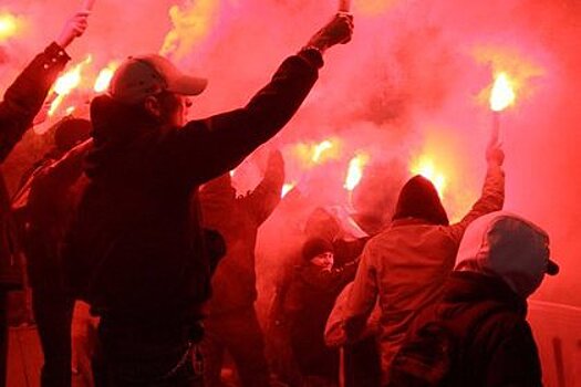 Фанаты «Спартака» на матче с «Крыльями Советов» сожгли турецкие флаги
