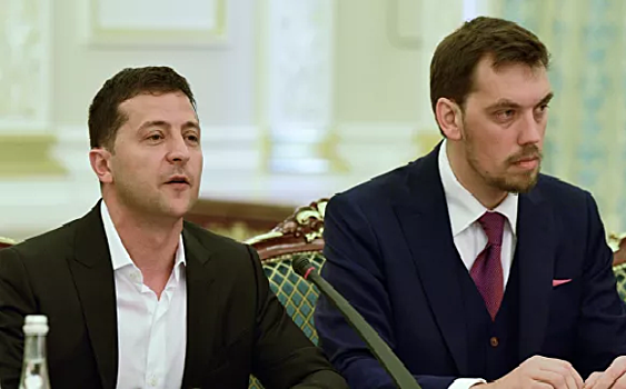 «Шароварные дебилы»: депутат Рады о властях Украины