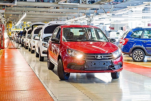 АвтоВАЗ начал выпуск Lada Granta в новом ярком цвете
