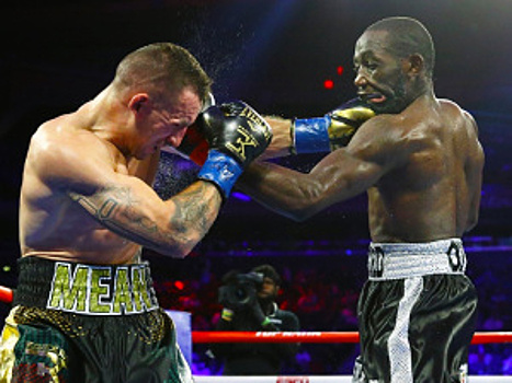 Кроуфорд досрочно победил Каваляускаса