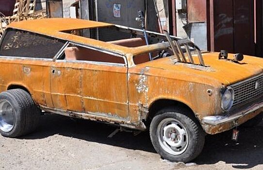 В сети показали странный тюнинг «Жигулей» в стиле «Дорога ярости»