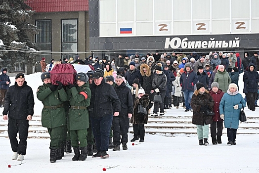 В Бугуруслане проводили в последний путь участника СВО Рустама Нуржанова