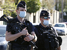 Раненная под Нантом сотрудница полиции находится в критическом состоянии