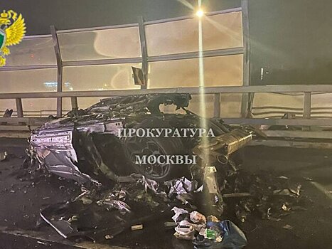 Два человека погибли в перевернувшемся Lamborghini в Москве