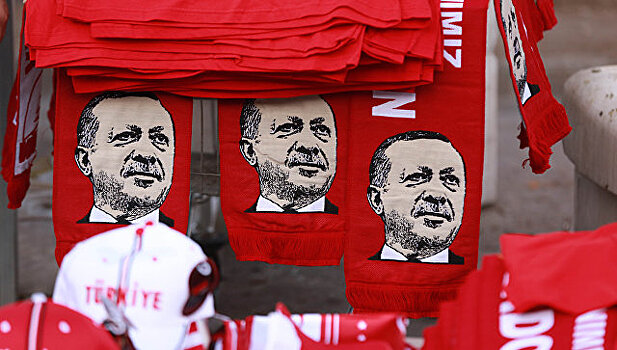 В Турции вместо гудков на мобильном звучат поздравления Эрдогана