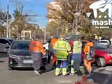 В Крыму попало на видео, как дорожные рабочие усмирили буйного водителя
