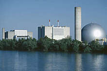 Два реактора АЭС "Шинон" остановили на западе Франции из-за пожара