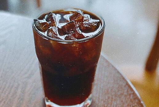 Россиян предупредили о скрытых опасностях сладкой газировки