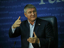 Депутат Шеремет предложил украинцам перейти на сторону ВС РФ