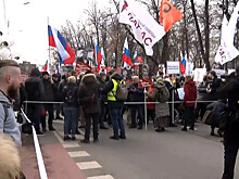 Корреспондент "МБХ медиа" спросил активиста о сборе денег. "Россия 1" выдала ответ за число участников марша Немцова