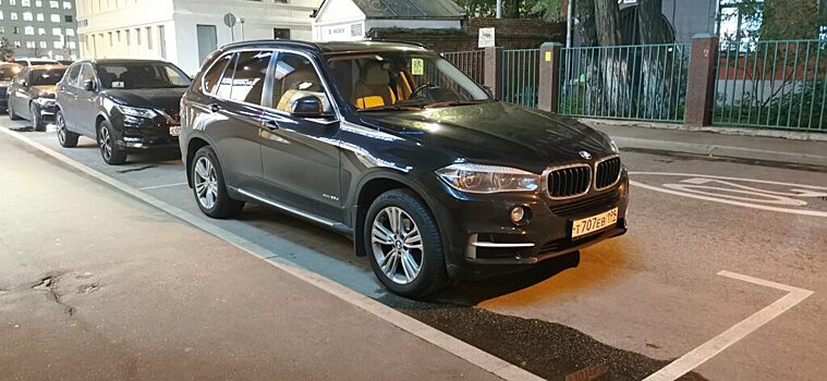Граждане в РФ стали массового перегонять автомобили с пробегом из-за рубежа в 2022 году