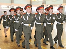 Знамя Победы. Ямальцы оттачивают мастерство в конкурсе строя и песни