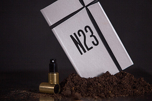 Рекламное агентство выпустило парфюм с запахом пороха в память о репрессированных