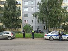 Водителя автомобиля, врезавшегося в дом на улице Фалалеева, госпитализировали