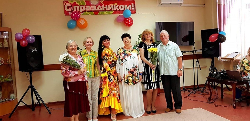 Концерт ко Дню семьи, любви и верности прошел на Шарикоподшипниковской