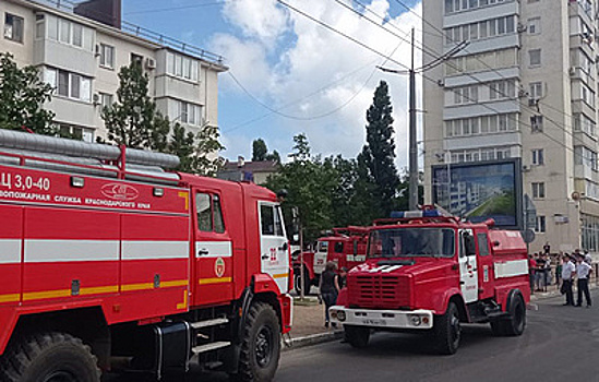 Пожарные полностью ликвидировали возгорание в многоквартирном доме в Новороссийске