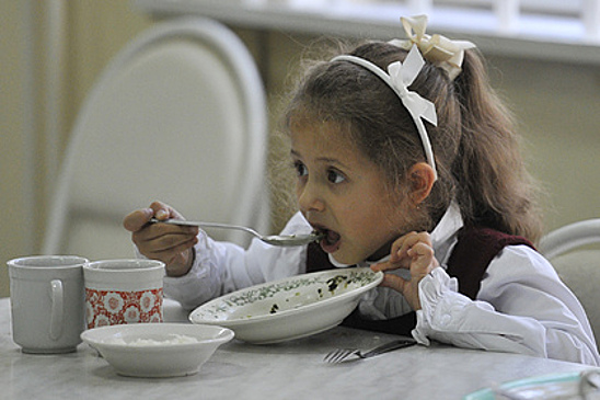 Воспитательница российского детсада разбила губу 6-летнему ребенку