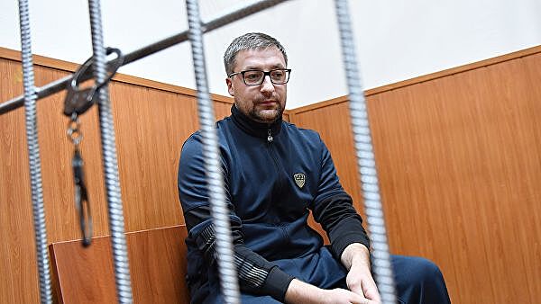 Суд оставил в СИЗО крымского экс-чиновника, арестованного по делу о взятках
