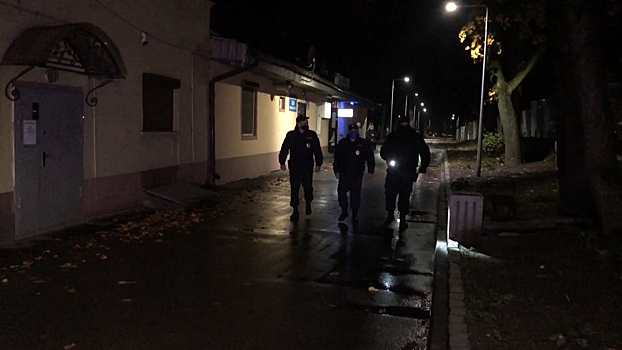 В Московском районе Калининграда охранники ЧОП помогают полицейским задерживать нарушителей