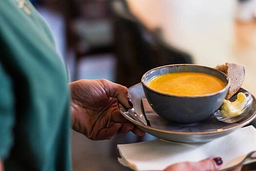 Нутрициолог оценила пользу супа на обед каждый день