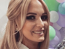 Люксовый бутик в Омске не разрешил девушке-блогеру примерить обувь из-за ее ногтей, сожженных химиотерапией