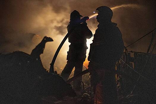 В российском регионе мужчина из-за ревности поджег дома кровать с женой и сгорел