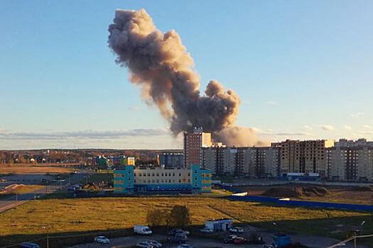 Здание на заводе в Гатчине обрушилось полностью