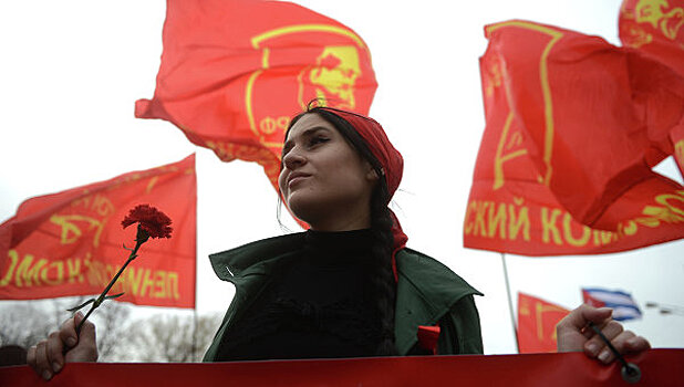 Разрыв между КПРФ и ЛДПР увеличился в пользу коммунистов