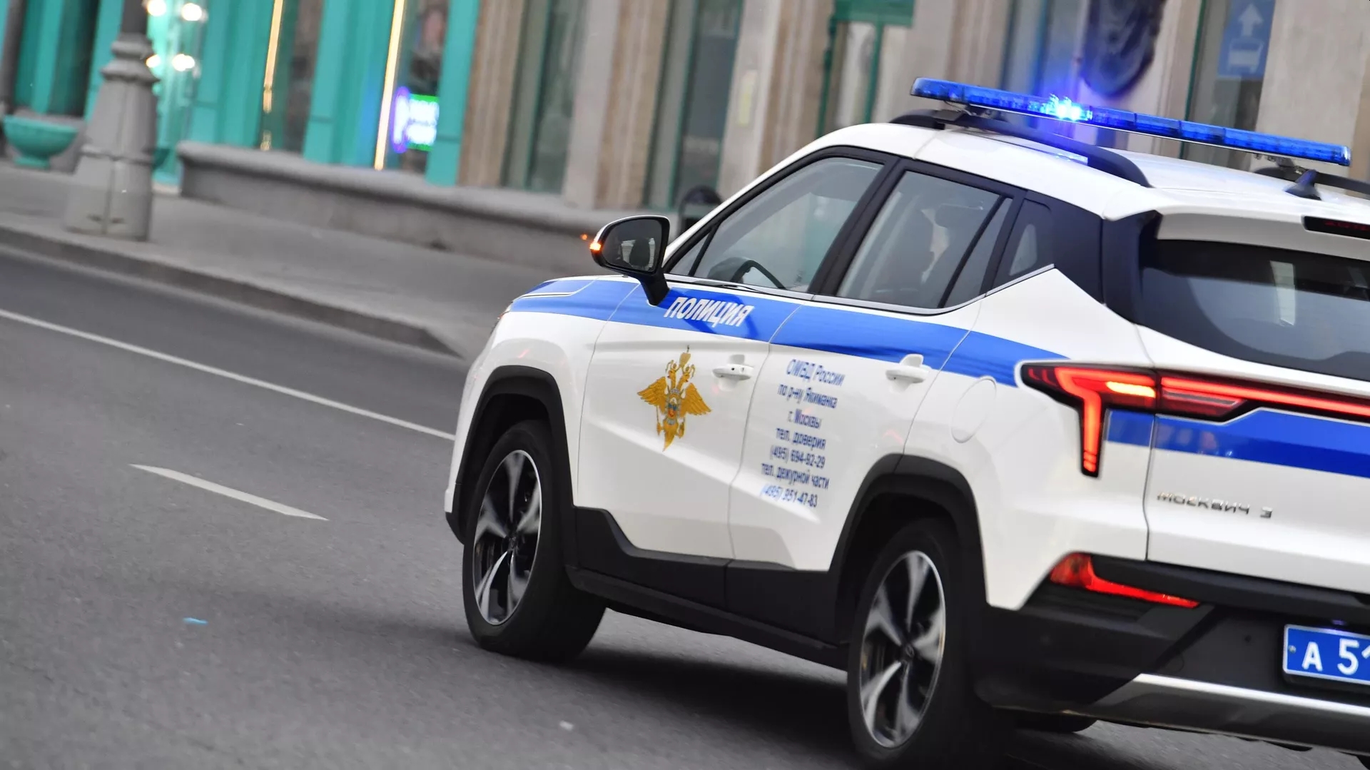 Жителей района Мурманска, где началась стрельба, призвали погасить свет и отойти от окон