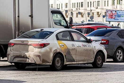 Снова скакнули: утром 16 января поездки в такси по Новосибирску подорожали в два раза