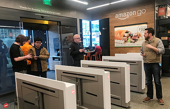 Amazon открыла первый магазин без касс и продавцов