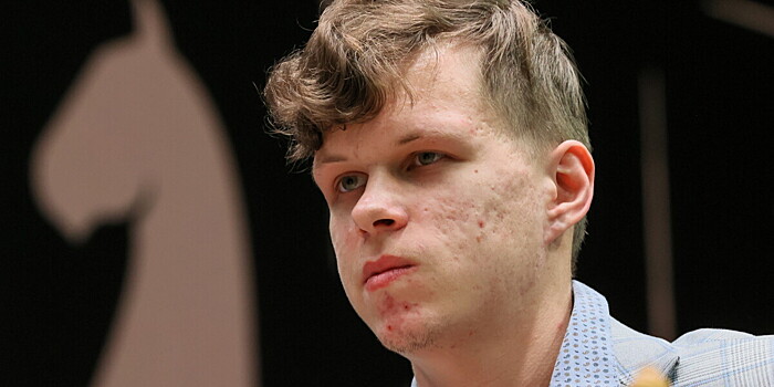Владислав Артемьев победил в турнире звезд Международного шахматного форума