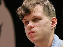 Владислав Артемьев победил в турнире звезд Международного шахматного форума