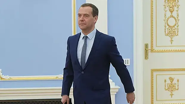 Медведев назначил замглавы ФТС