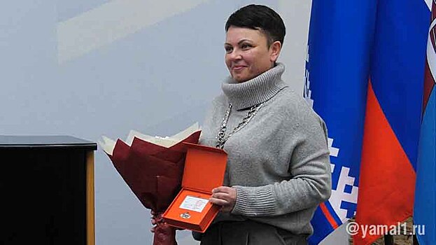Экс-депутату из Ноябрьска за службу в зоне СВО вручили награду «Команды Путина». ВИДЕО