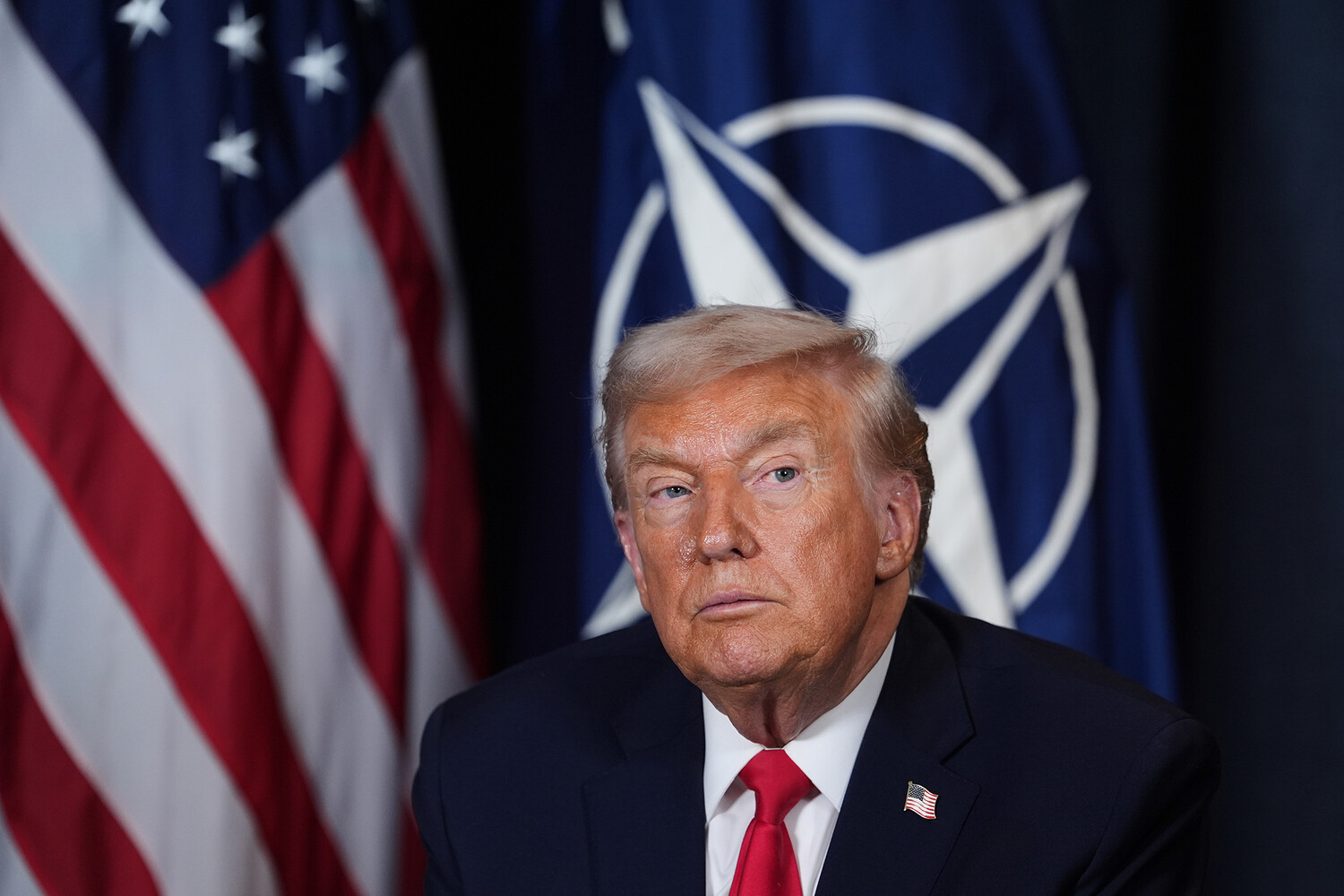 Трамп назвал лидера демократов бандитом и угрозой для США