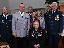 Начальник ГУФСИН России по Пермскому краю Леонид Мустайкин поздравил участника Великой Отечественной войны, ветерана УИС Александра Туляева