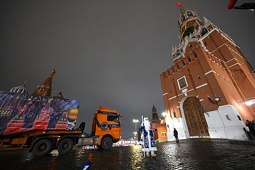 В Кремле торжественно встретили главную елку страны