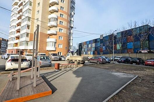 Дольщиков скандальной новостройки во Владивостоке поставили на машино-место
