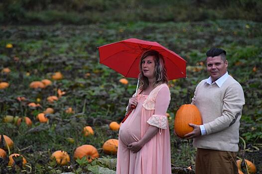 Канадка родила «Чужого» на фотосессии для беременных