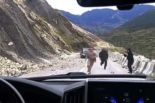 В Дагестане актер Никита Кологривый попал под камнепад, расчищая горную дорогу