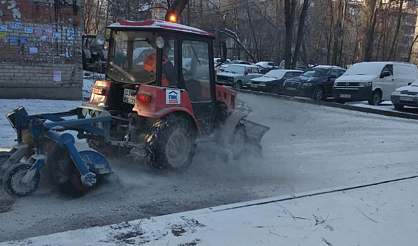 В Воронеже на уборку снега вышли 445 дворников и 46 единиц спецтехники ГК «ПИК-Комфорт»