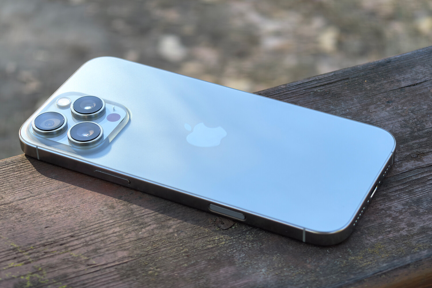 В России рекордно подешевел iPhone 16 Pro Max - EuroPress.news