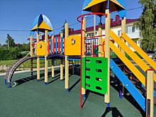 В Кошкинском районе завершены работы по строительству новой детской площадки