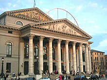 Директор Баварской оперы Дорни объяснил отстранение от работы Гергиева и Нетребко